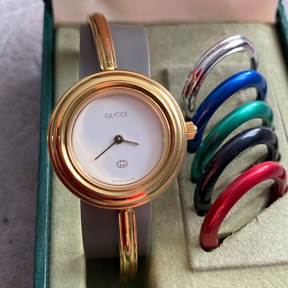 Gucci bangle watch - Picture 3 of 5